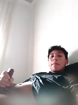 darkar19 online show from April 22, 2026, 4:47 pm