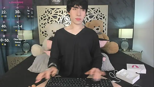 Snapshot of DemonFoxx chatting on June 24, 2026, 12:04 pm DemonFoxx online show from June 24, 2026, 12:04 pm