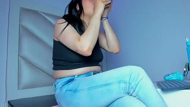 Valentina js online show from July 4, 2026, 8:13 pm