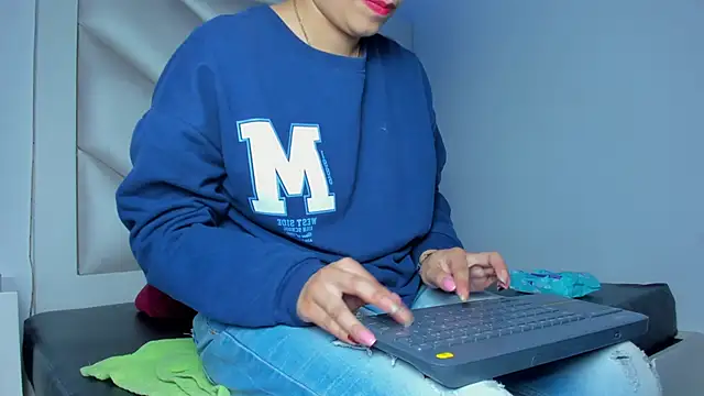 Valentina js online show from June 18, 2026, 8:36 pm