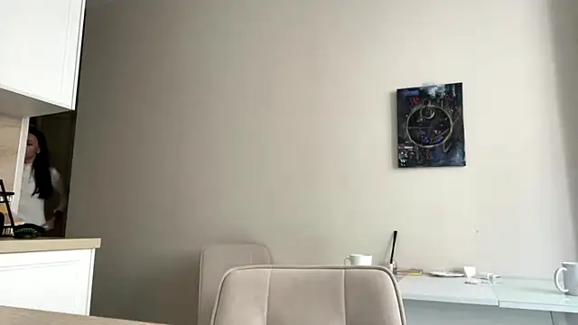 LiaVee online show from April 23, 2026, 1:13 pm