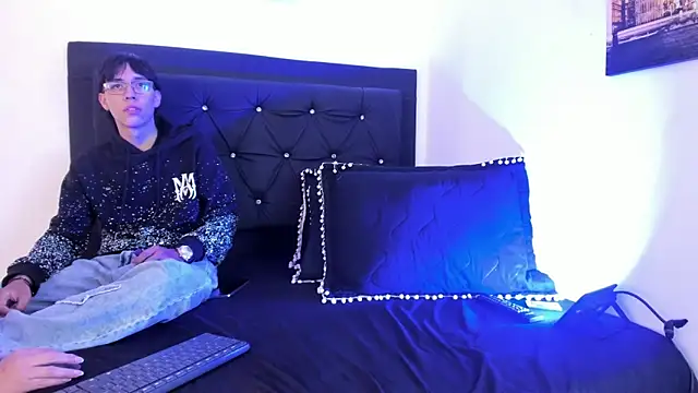 DANILO SMIT online show from April 23, 2026, 8:21 pm