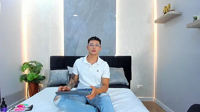 Snapshot of Alan_Salazar chatting on May 16, 2026, 5:34 pm Alan Salazar online show from May 16, 2026, 5:34 pm