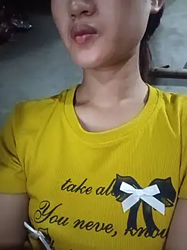 Snapshot of Rosie_LoveUU chatting on May 16, 2026, 11:26 pm Rosie LoveUU online show from May 16, 2026, 11:26 pm