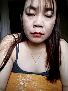 Snapshot of Squirt107 chatting on June 6, 2026, 8:52 am Squirt107 online show from June 6, 2026, 8:52 am