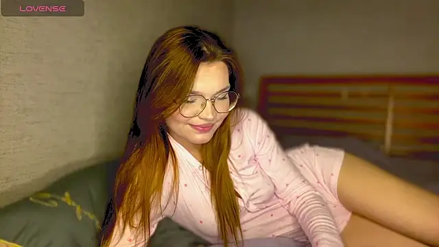 Snapshot of TessaLust_ chatting on May 3, 2026, 6:22 pm TessaLust online show from May 3, 2026, 6:22 pm