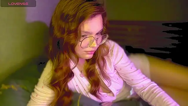 Snapshot of TessaLust_ chatting on May 11, 2026, 7:55 pm TessaLust online show from May 11, 2026, 7:55 pm