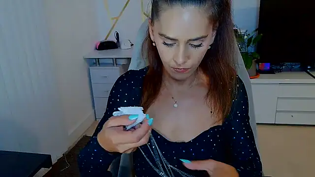 Snapshot of khalessi13 chatting on August 2, 2026, 9:45 pm khalessi13 online show from August 2, 2026, 9:45 pm