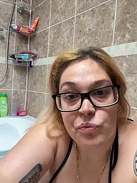 SecretRavenXO online show from May 16, 2026, 12:26 pm