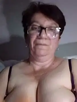 KetQueen101 online show from July 23, 2026, 9:33 pm