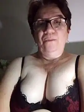 KetQueen101 online show from August 2, 2026, 8:06 pm
