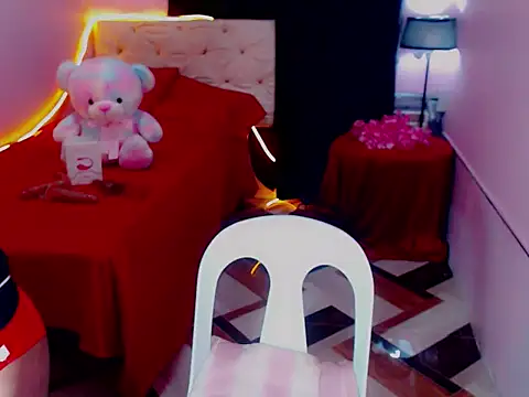 Snapshot of URsexyLylia chatting on May 8, 2026, 4:44 pm URsexyLylia online show from May 8, 2026, 4:44 pm