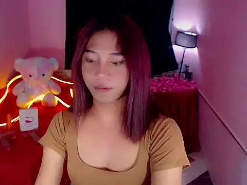 Snapshot of URsexyLylia chatting on May 21, 2026, 4:48 pm URsexyLylia online show from May 21, 2026, 4:48 pm