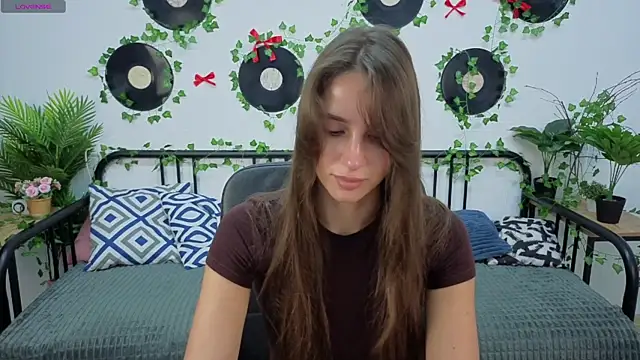 NicoleWells22 online show from June 23, 2026, 7:17 am