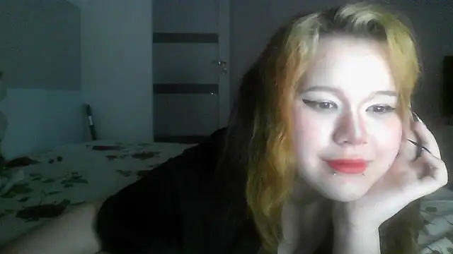 Snapshot of Amanda_Mia_ chatting on July 1, 2026, 5:13 pm Amanda Mia online show from July 1, 2026, 5:13 pm