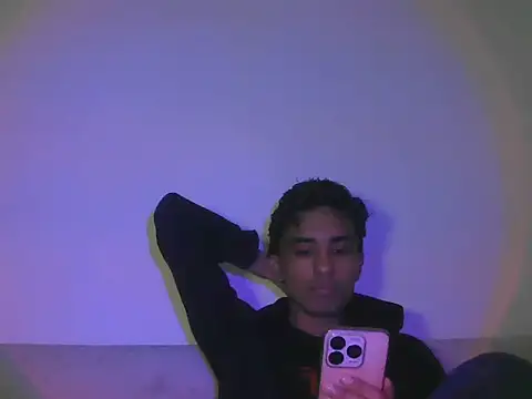 Snapshot of JEAN_RMANU chatting on June 18, 2026, 8:58 pm JEAN RMANU online show from June 18, 2026, 8:58 pm