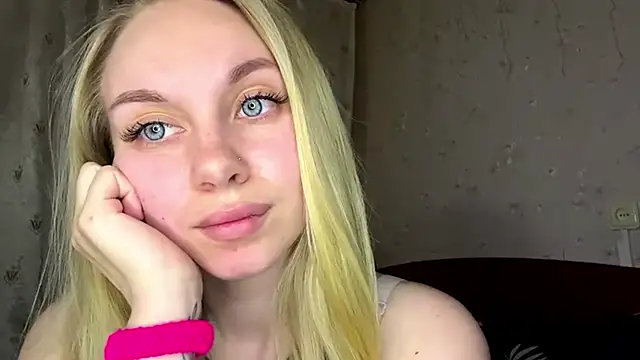 MaEmma online show from April 23, 2026, 8:21 pm