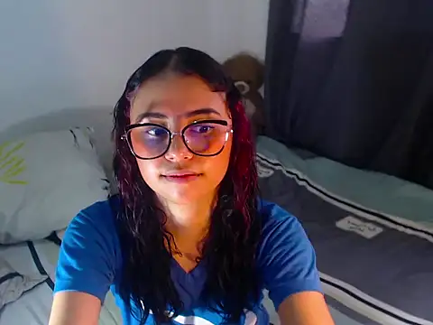 BellaLuxxs online show from May 2, 2026, 9:31 pm