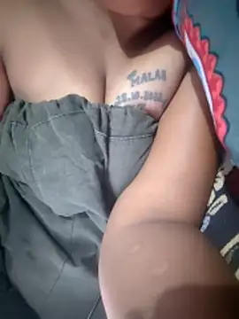 Tamil Hot HoneyBee online show from May 17, 2026, 4:56 am