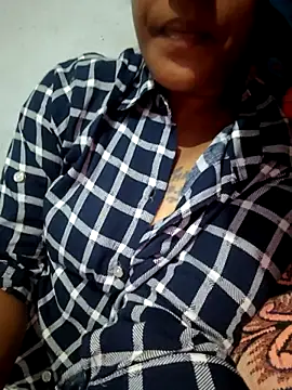 Tamil Hot HoneyBee online show from July 23, 2026, 3:04 am