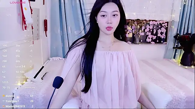Snapshot of LunaBonnie chatting on May 24, 2026, 7:25 pm LunaBonnie online show from May 24, 2026, 7:25 pm