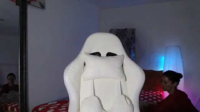 Snapshot of missydiorr10 chatting on April 29, 2026, 6:06 am missydiorr10 online show from April 29, 2026, 6:06 am