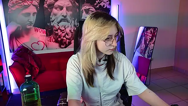 NyxCalderra online show from June 7, 2026, 1:33 am