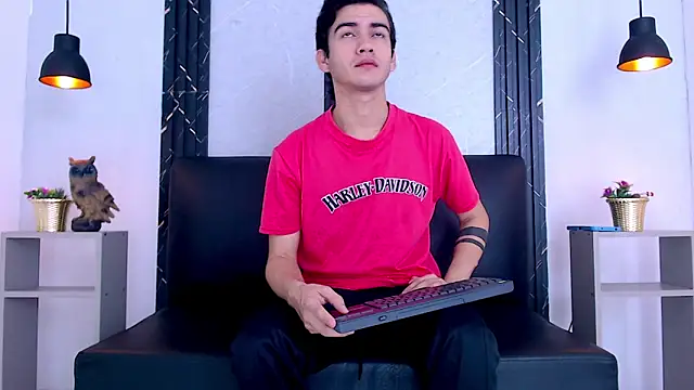 Snapshot of Feiccer_Castquer chatting on May 14, 2026, 11:18 am Feiccer Castquer online show from May 14, 2026, 11:18 am
