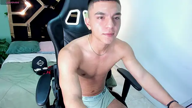 Snapshot of ELGRAN_JEFE chatting on April 30, 2026, 1:07 pm ELGRAN JEFE online show from April 30, 2026, 1:07 pm