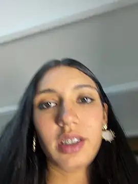 Arianna Toro  online show from August 5, 2026, 5:07 pm