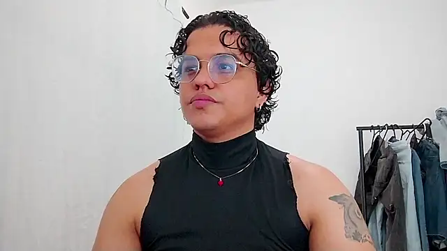 Diane exotic online show from May 3, 2026, 8:23 pm