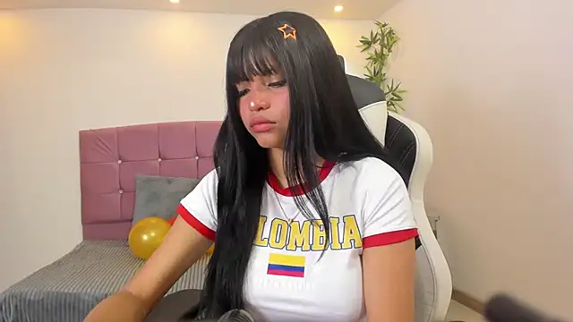 Hinaa XXX online show from June 23, 2026, 7:34 pm