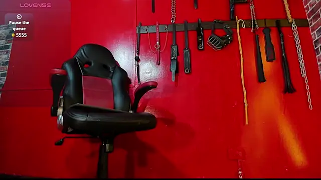 Dominatriz Arlette online show from April 29, 2026, 7:20 pm