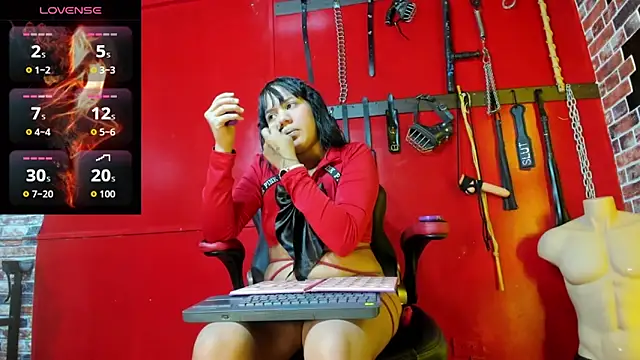 Dominatriz Arlette online show from May 13, 2026, 7:10 pm