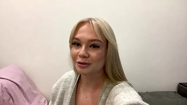 GooLana online show from April 25, 2026, 3:09 pm