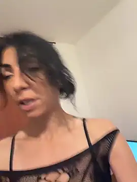 Snapshot of Yasmiinee chatting on April 26, 2026, 7:33 pm Yasmiinee online show from April 26, 2026, 7:33 pm