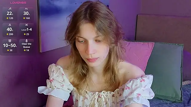 Emily Cartex online show from June 18, 2026, 5:50 am