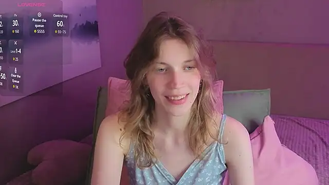 Emily Cartex online show from June 30, 2026, 5:51 am
