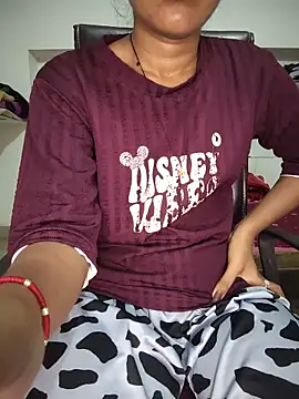 Snapshot of ESHA-LOVE chatting on June 6, 2026, 6:35 pm ESHA-LOVE online show from June 6, 2026, 6:35 pm