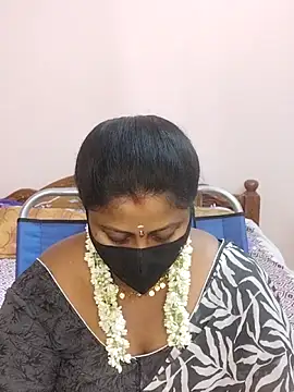 Snapshot of telugu_Geetha40 chatting on May 7, 2026, 7:12 am telugu Geetha40 online show from May 7, 2026, 7:12 am