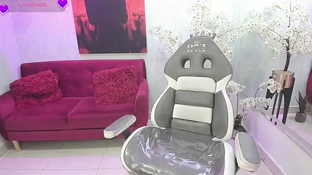 Snapshot of Antonella_rivers chatting on June 19, 2026, 12:44 pm Antonella rivers online show from June 19, 2026, 12:44 pm