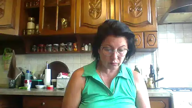 Fiona06 online show from May 26, 2026, 6:33 am