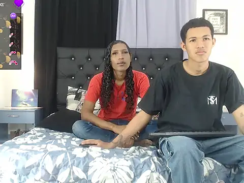 PhillipCox online show from May 13, 2026, 8:05 pm
