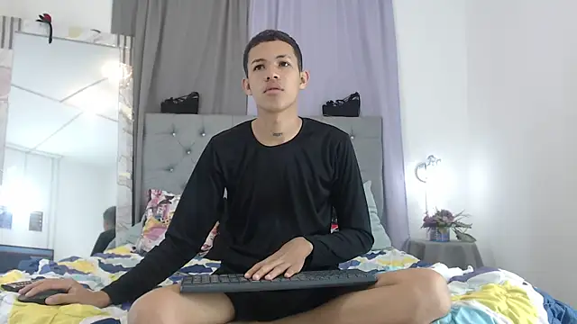 PhillipCox online show from June 16, 2026, 12:49 pm