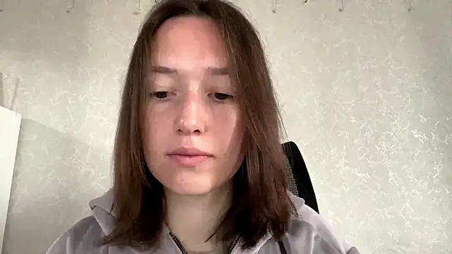 LisaSunrise online show from May 26, 2026, 1:04 am