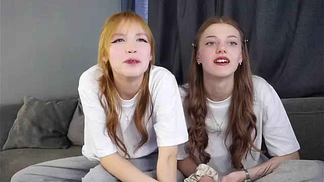 SuzanBobson online show from April 26, 2026, 10:23 am