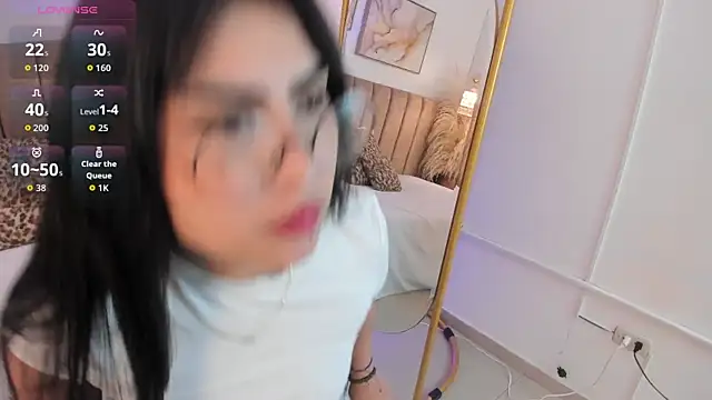 Snapshot of SofiVelvet_ chatting on May 8, 2026, 12:20 pm SofiVelvet online show from May 8, 2026, 12:20 pm