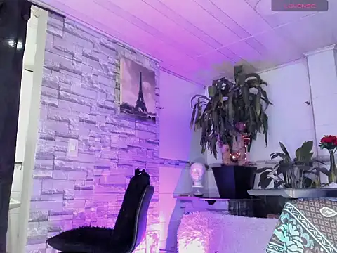 Snapshot of BeautyCatalella1 chatting on May 7, 2026, 12:41 pm BeautyCatalella1 online show from May 7, 2026, 12:41 pm