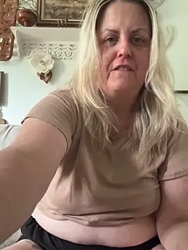 Snapshot of Bruiserboomer2 chatting on May 24, 2026, 10:20 pm Bruiserboomer2 online show from May 24, 2026, 10:20 pm