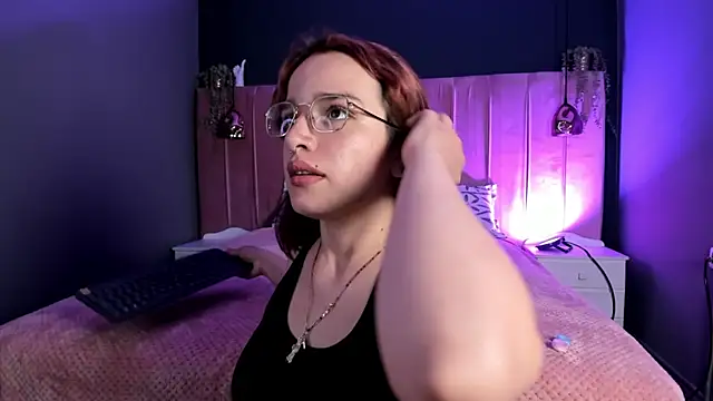 Snapshot of Azahara_18 chatting on July 30, 2026, 7:02 pm Azahara 18 online show from July 30, 2026, 7:02 pm